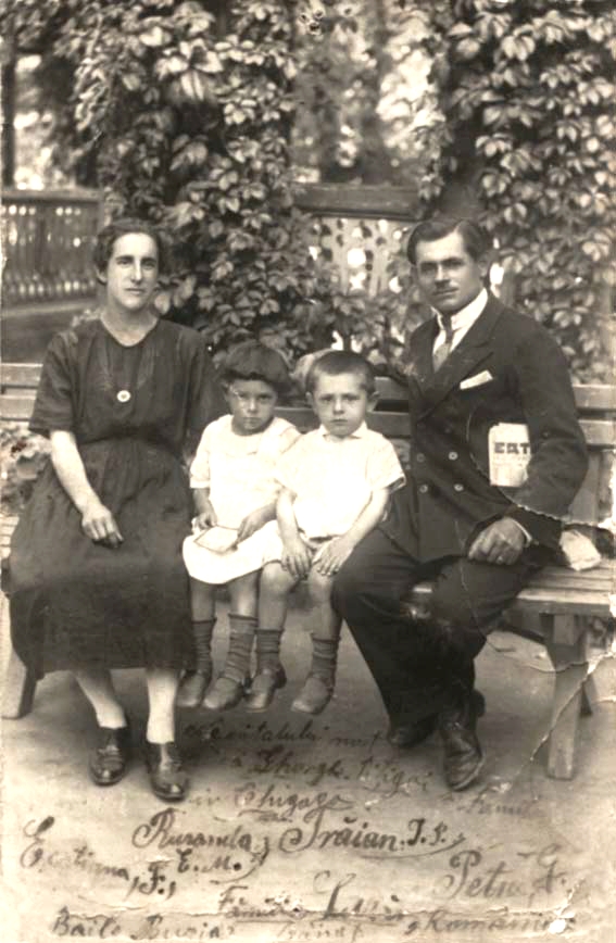 Petru Lazãr mit Ehefrau und Kindern